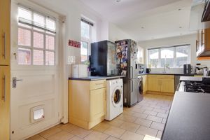 Kitchen- click for photo gallery